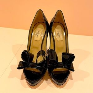 VALENTINO Couture Bow Platform Pump in midnight blue size 37.5